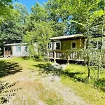 3 Pieces Avec Terrasse - Api-1-52-888 * Camon (Languedoc-Roussillon)