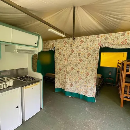Kamp alanı 3 Pieces Avec Terrasse - Api-1-52-888 Camon (Languedoc-Roussillon)