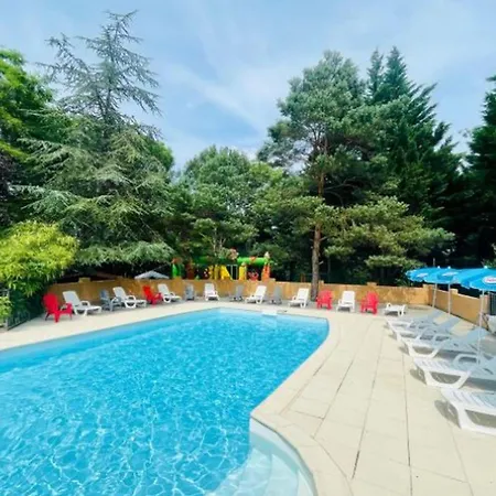 Kamp alanı 3 Pieces Avec Terrasse - Api-1-52-888 *