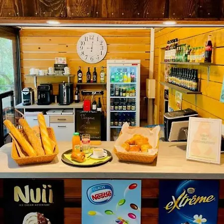 אתר קמפינג 3 Pieces Avec Terrasse - Api-1-52-888