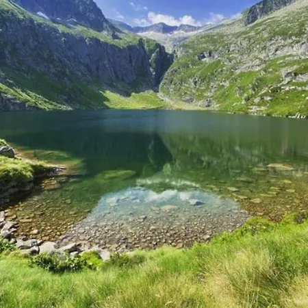 3 Pieces Avec Terrasse - Api-1-52-888 * Camon (Languedoc-Roussillon)