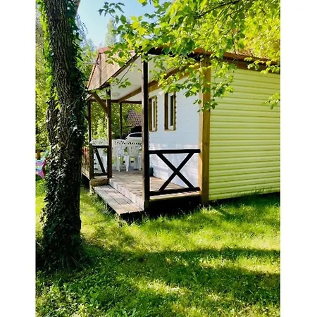 3 Pieces Avec Terrasse - Api-1-52-888 * Camon (Languedoc-Roussillon)