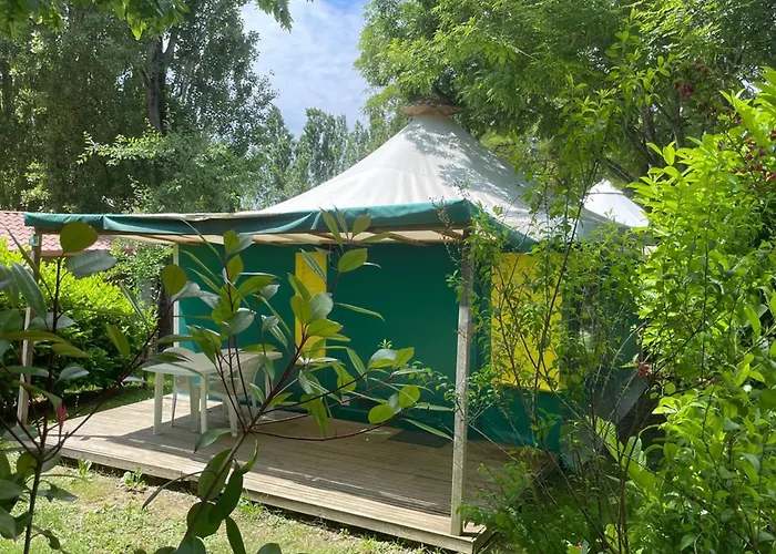 3 Pieces Avec Terrasse - Api-1-52-888 אתר קמפינג Camon (Languedoc-Roussillon)