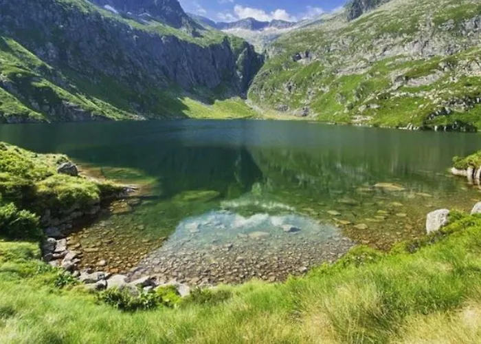 3 Pieces Avec Terrasse - Api-1-52-888 * Camon (Languedoc-Roussillon)