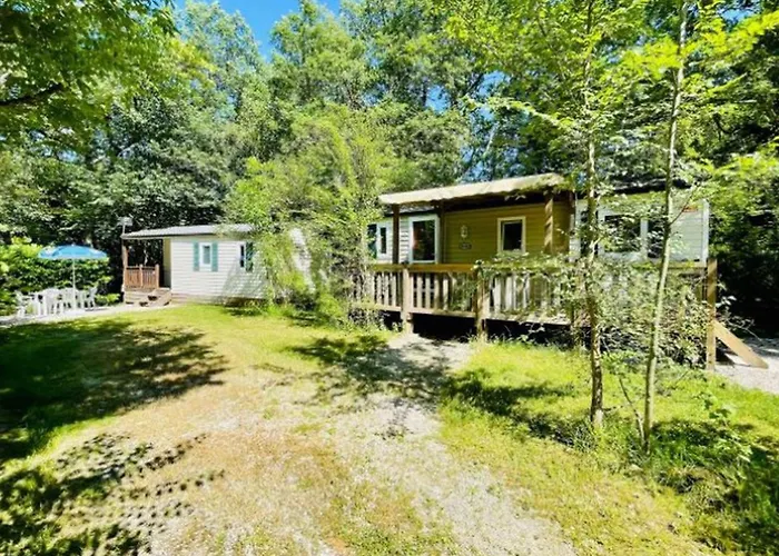 3 Pieces Avec Terrasse - Api-1-52-888 * Camon (Languedoc-Roussillon)